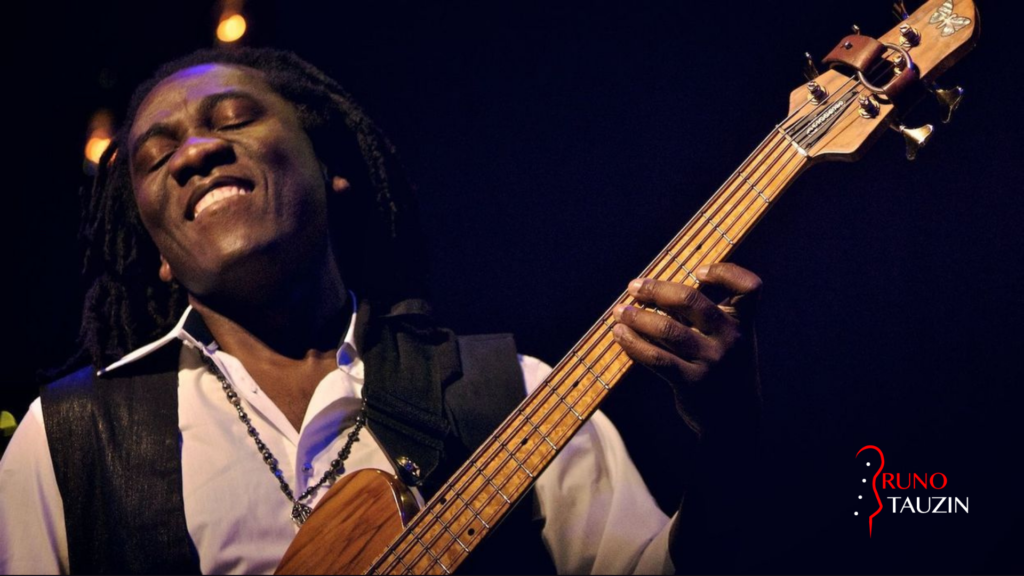 richard bona, fodera, basse, bassiste, jazz, improvisation, accords