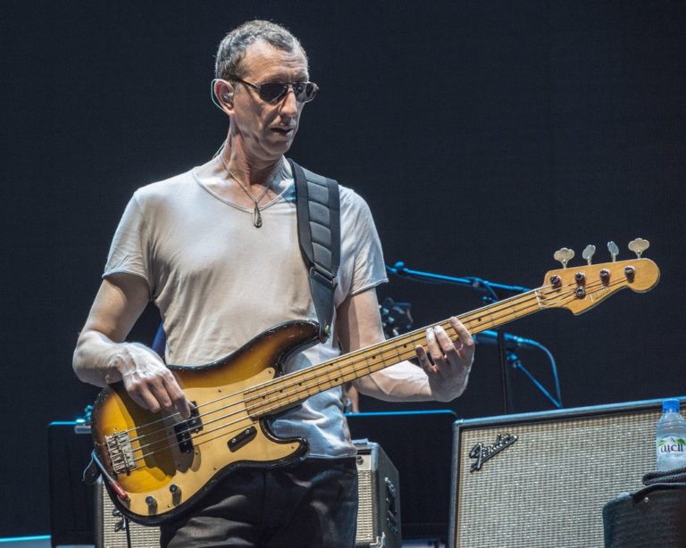 pino palladino, fender precision custom shop, john mayer