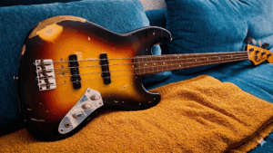 fender jazz bass fretless, jaco pastorius, custom shop relic